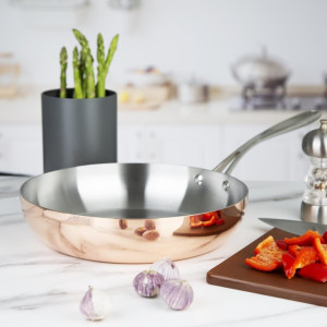Tava s trostrukim zidom od bakra za indukcijsku ploču 280x60 mm Vogue: Izvanredne kulinarske performanse