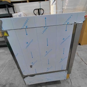 Profesionalna perilica posuđa s dozatorom sredstva za ispiranje i deterdženta te pumpom za pražnjenje - 50 x 50 cm - Dynasteel