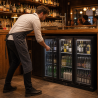 Hladnjak za stražnji bar 328 L 3 staklena vrata crna
